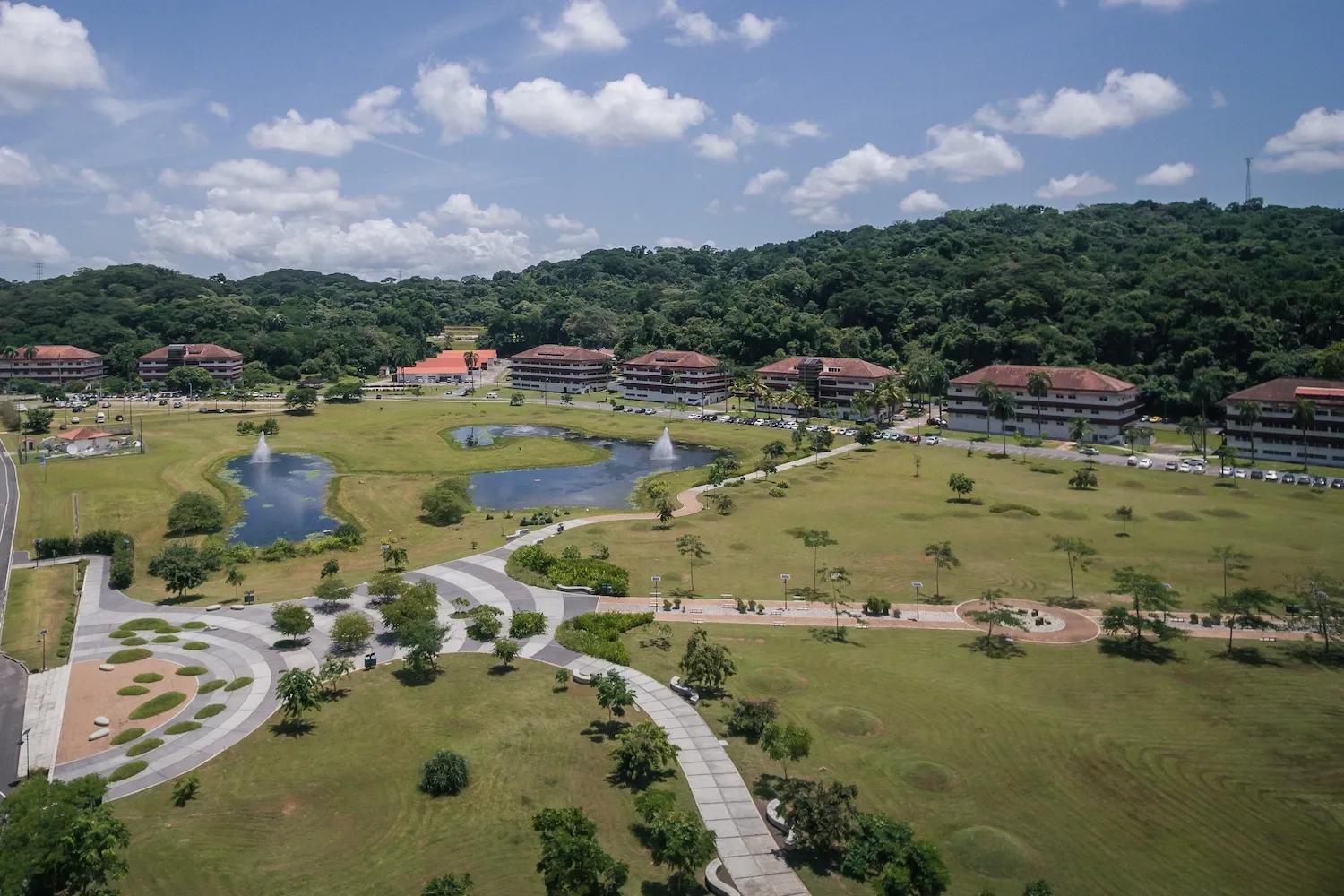Vista de Parque los Lagos de Ciudad del Saber