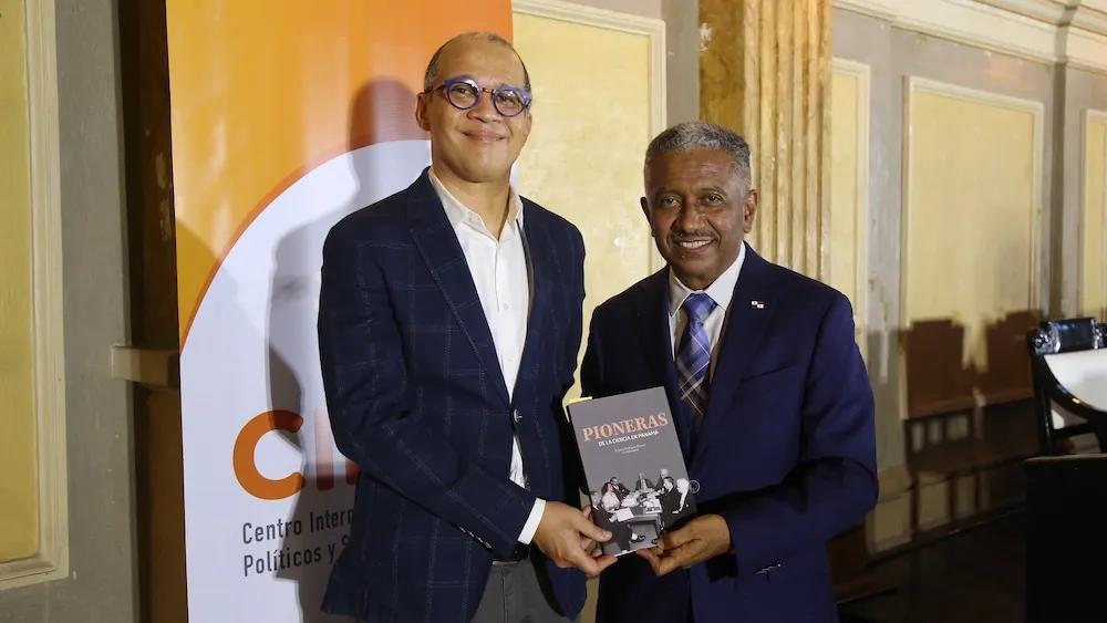 Harry Brown y Eduardo Ortega Barria